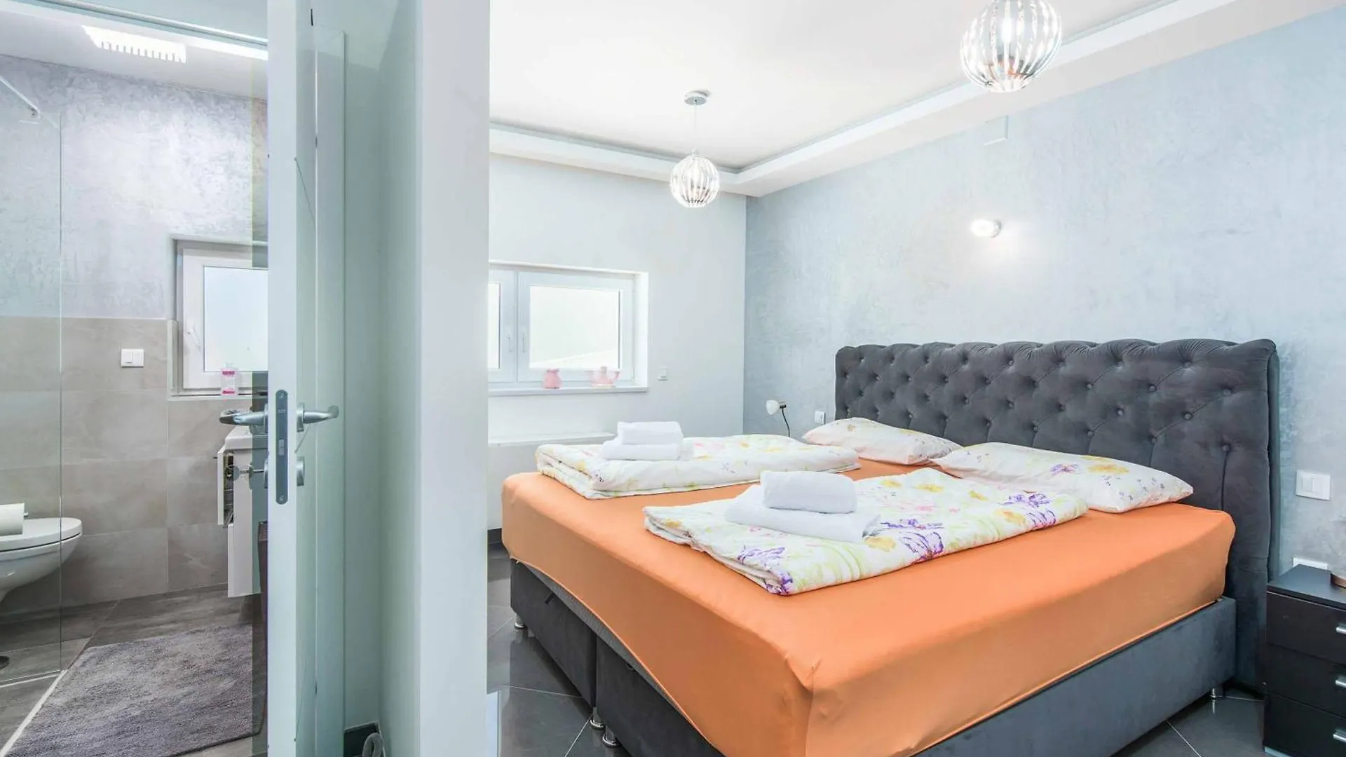 Villa Tao Pula 0*,